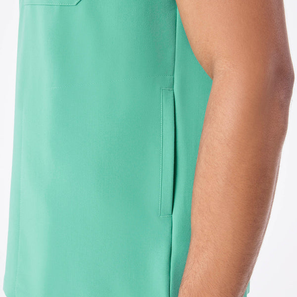 men's Surgical Green Chisec - Three-Pocket Scrub Top™