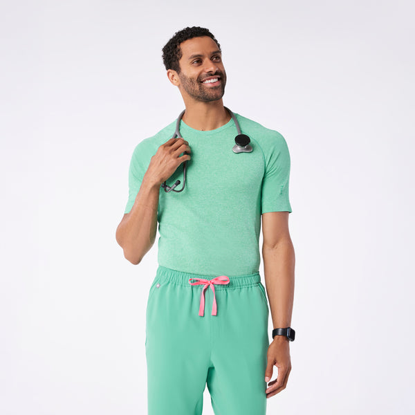 men's Surgical Green Makato Seamless - Shortsleeve Underscrub