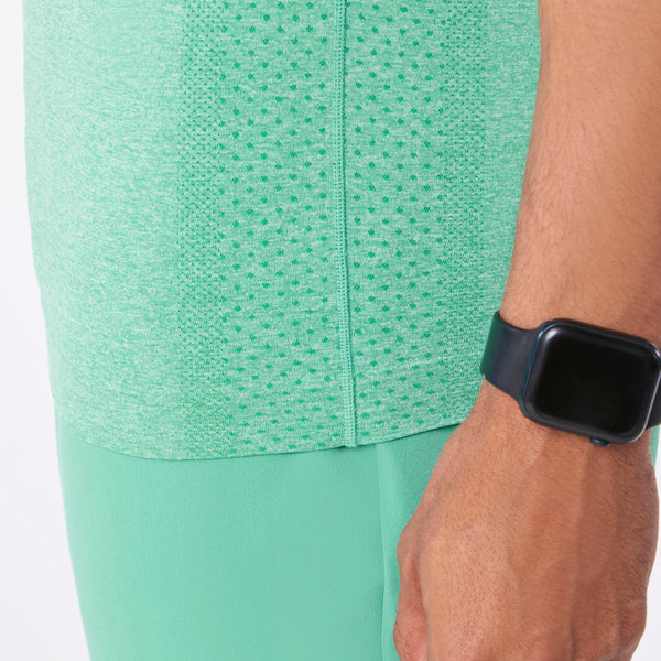 men's Surgical Green Makato Seamless - Shortsleeve Underscrub