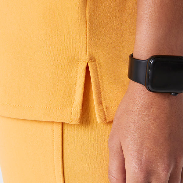 women's Dandelion Casma - Three-Pocket Scrub Top™