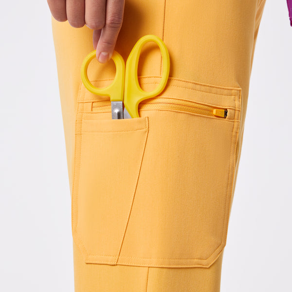 women's Dandelion Uman Relaxed - Jogger Scrub Pant