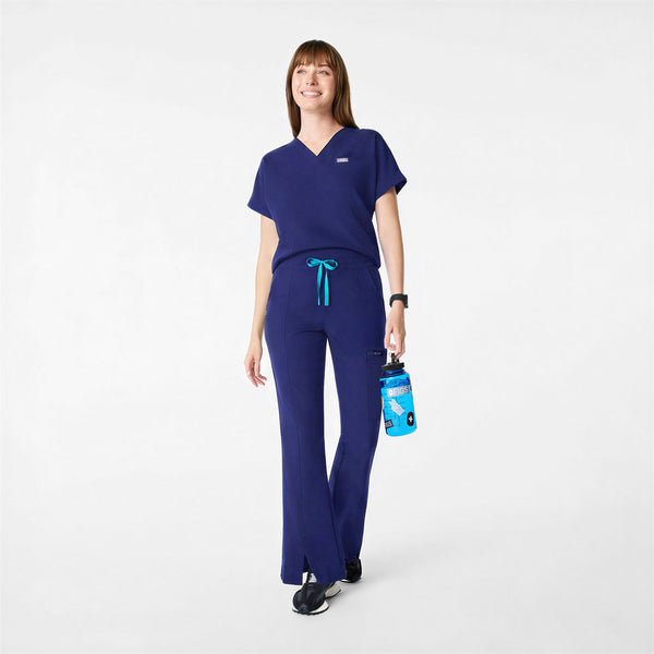 women's Sapphire Carlota Relaxed V-Neck - Scrub Top