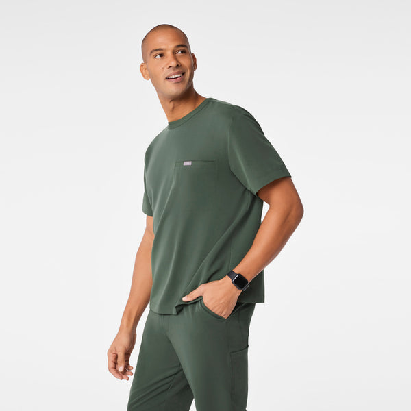 men's Moss Easton Relaxed - Crewneck Scrub Top