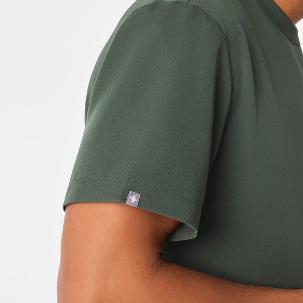 men's Moss Easton Relaxed - Crewneck Scrub Top