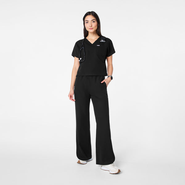 women's Black Arua Cropped V-Neck - One-Pocket Scrub Top