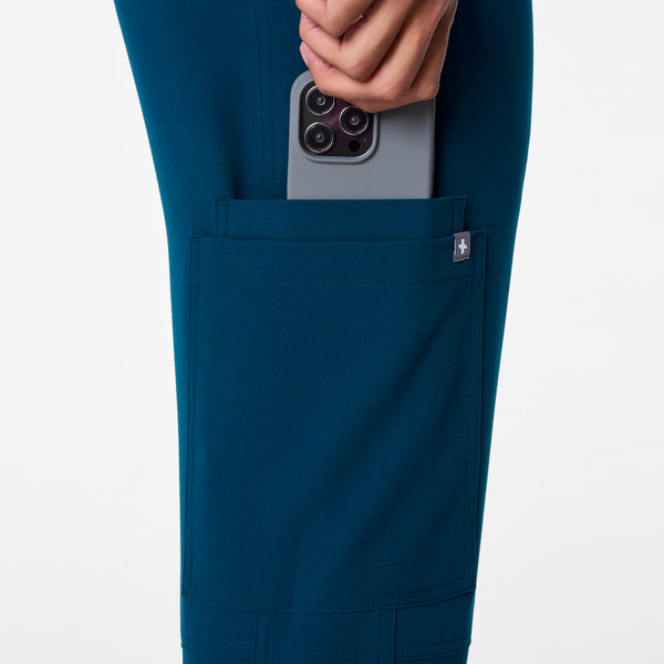 men's Deep Reef Axim - Short Cargo Scrub Pant™