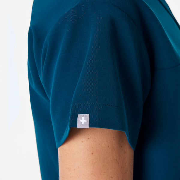 women's Deep Reef Pagosa Relaxed V-Neck - Scrub Top