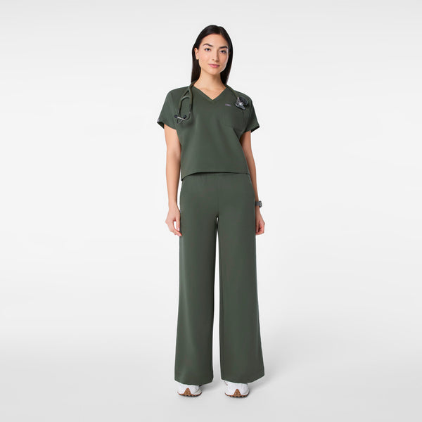 women's Moss Arua Cropped V-Neck - One-Pocket Scrub Top