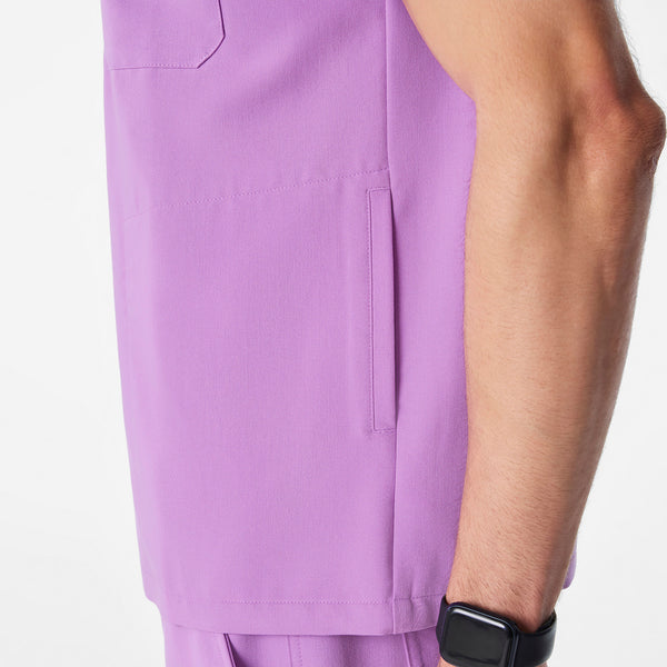 men's Wild Iris Chisec - Three-Pocket Scrub Top™