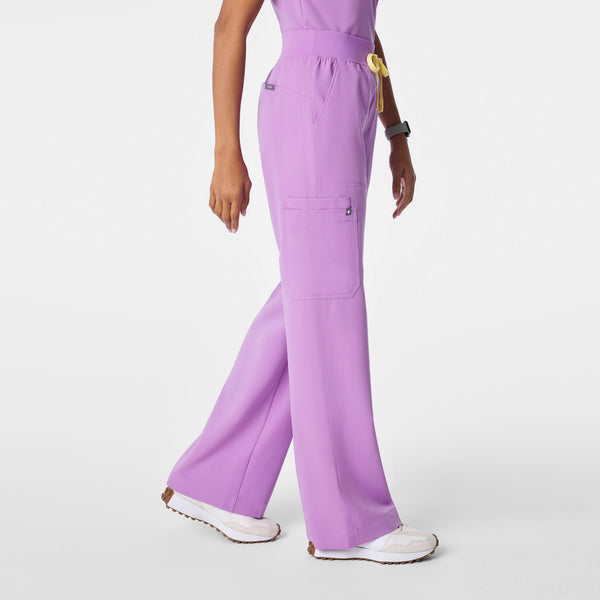 Women's Wild Iris Isabel High-Rise Wide-Leg - Petite Scrub Pant