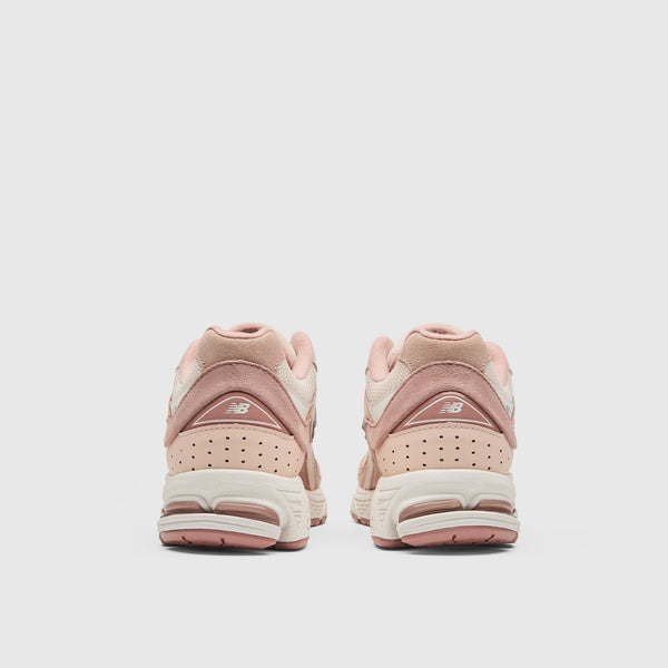 unisex Cool Clay FIGS | New Balance 2002R