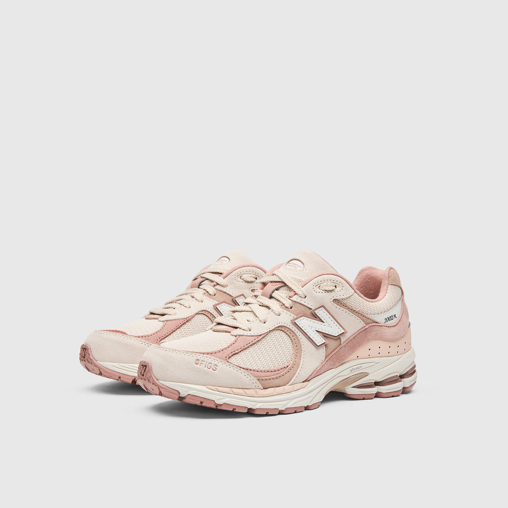 unisex Cool Clay FIGS | New Balance 2002R