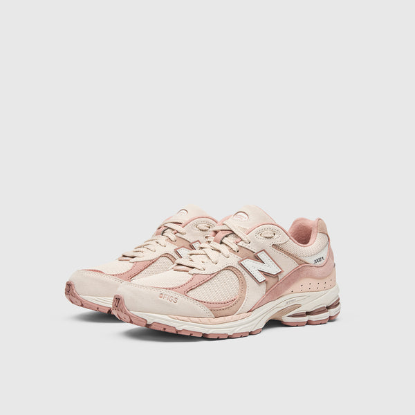 unisex Cool Clay FIGS | New Balance 2002R