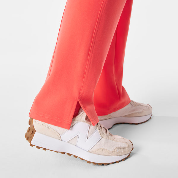 women's Fireside Kade - Petite Cargo Scrub Pant™