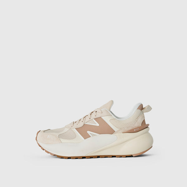 unisex Tan FIGS | New Balance 3447