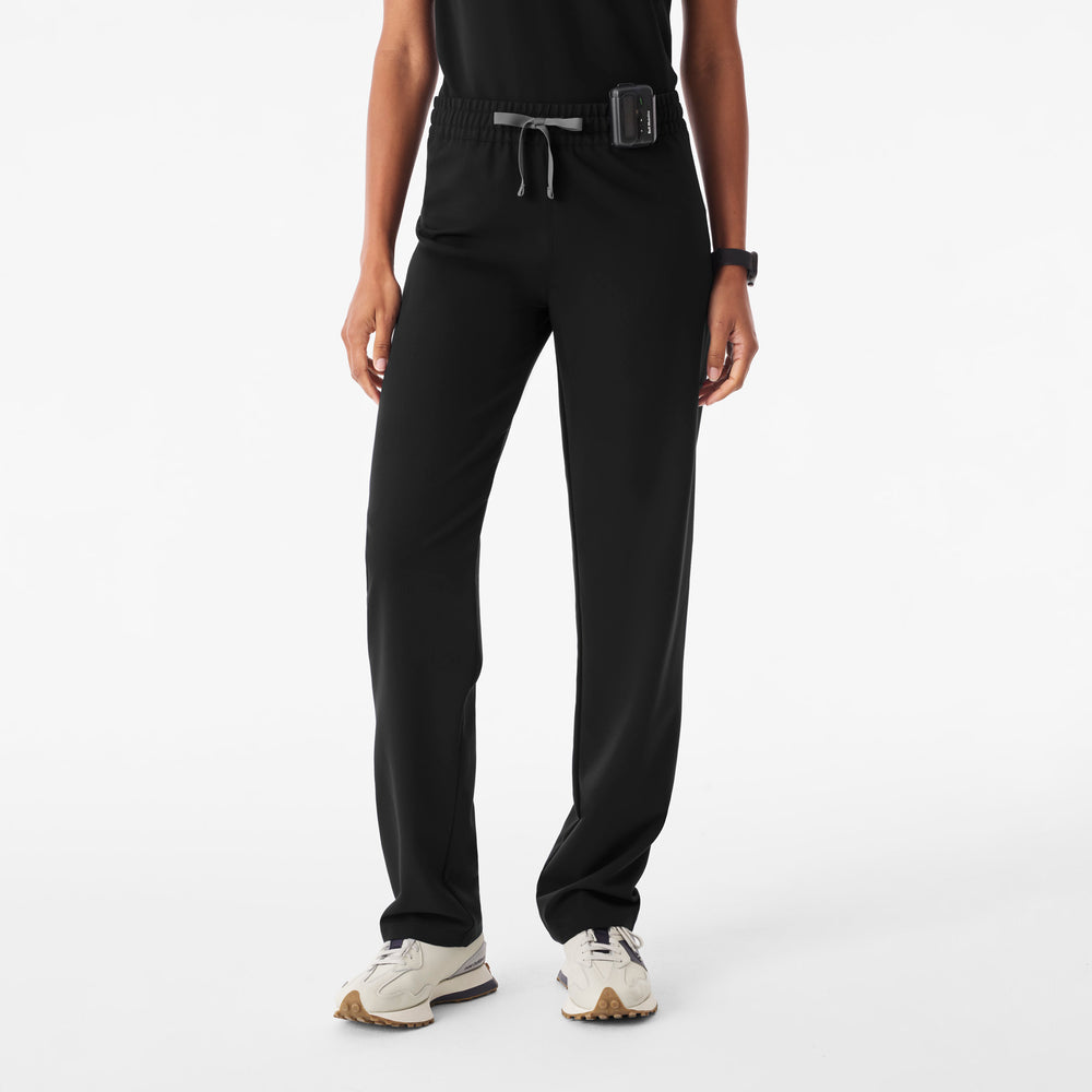 Women's Black Livingston Ruched Mid-Rise - Petite Straight-Leg Scrub Pant™