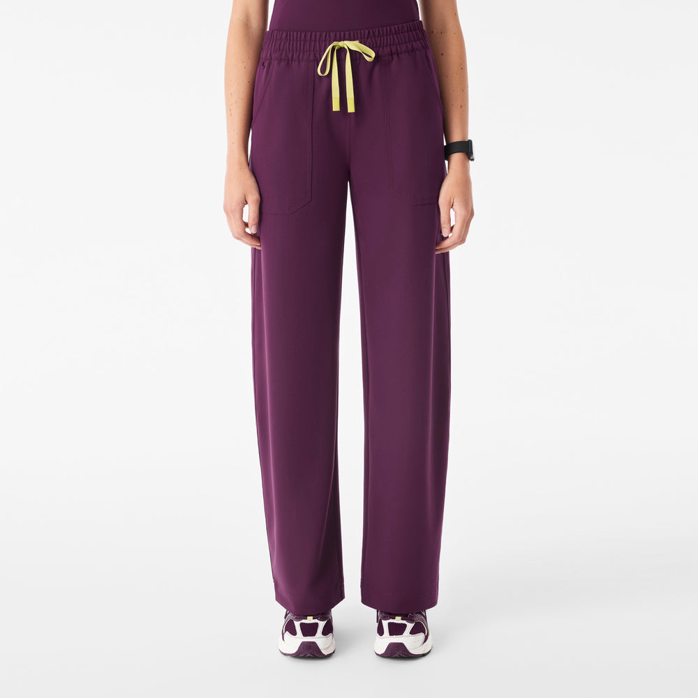 Women's Deep Purple Roslyn Mid-Rise Wide-Leg - Petite Scrub Pant