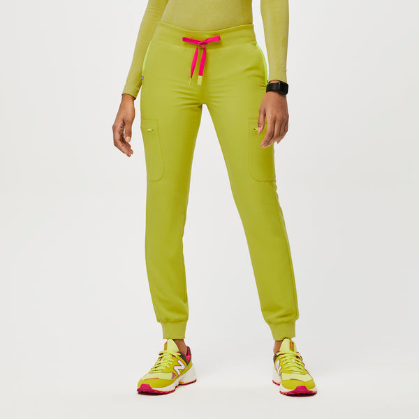 women's Limeade Muoy - Petite Jogger Scrub Pants