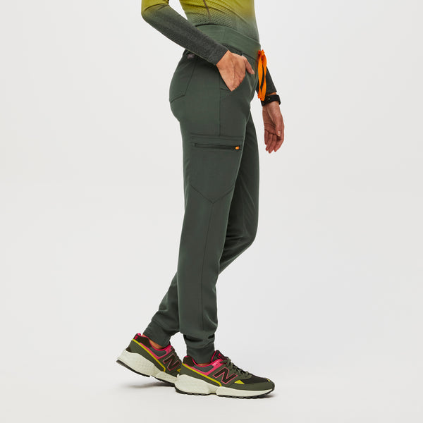 women's Moss Zamora™ - Petite Jogger Scrub Pants