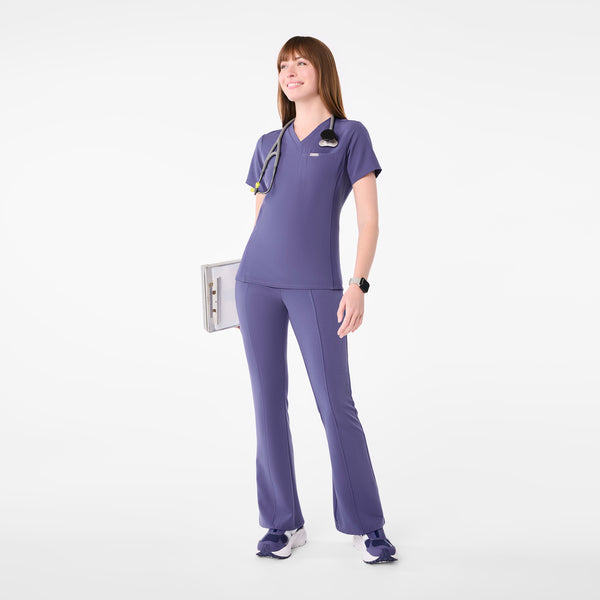 women's Wayfarer Everly Slim V-Neck - Scrub Top