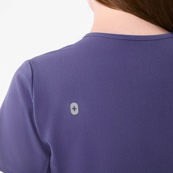 women's Wayfarer Everly Slim V-Neck - Scrub Top