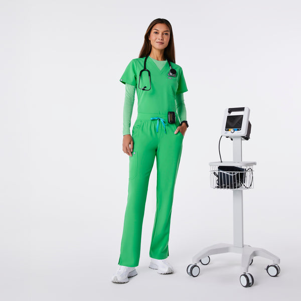 women's Emerald Kade - Petite Cargo Scrub Pant™