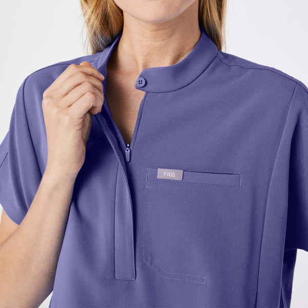 women's Wayfarer Montex - Mock Neck Scrub Top