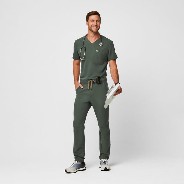 Men's Moss Leon™ - Three-Pocket Scrub Top