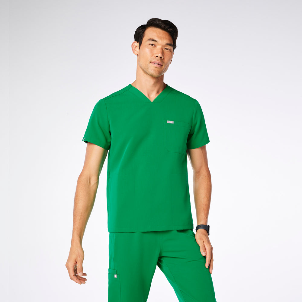 men's Evergreen Chisec - Three-Pocket Scrub Top™