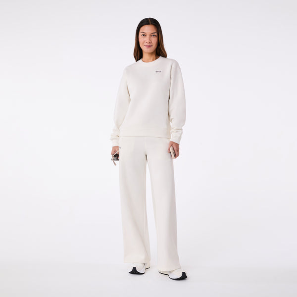 women's Cream Off-Shift Relaxed - Crewneck Sweatshirt™