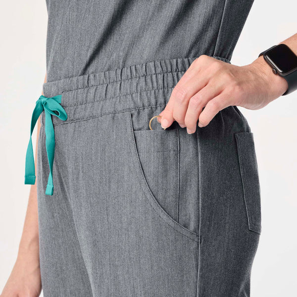 women's Graphite Uman Relaxed - Petite Jogger Scrub Pant