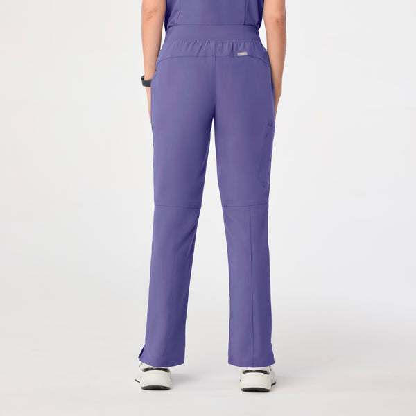 women's Wayfarer Kade - Petite Cargo Scrub Pant™