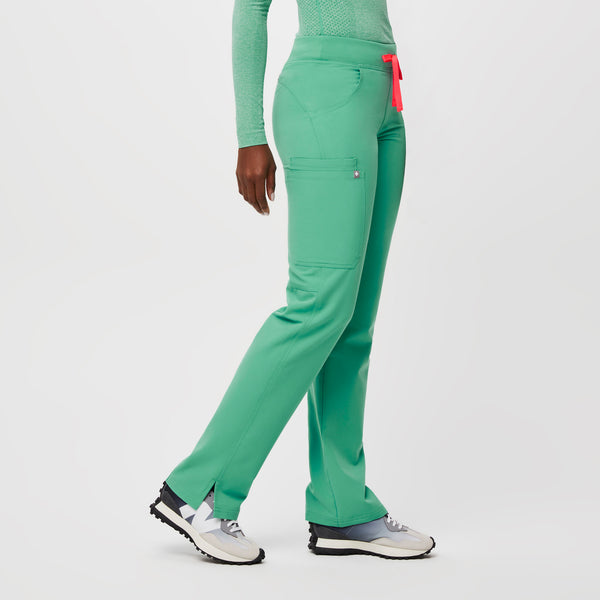Women's Surgical Green Kade™ - Petite Cargo Scrub Pants