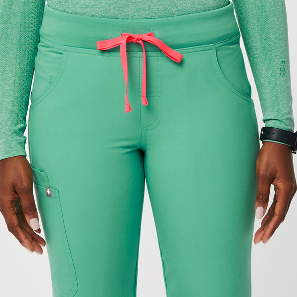 Women's Surgical Green Kade™ - Petite Cargo Scrub Pants